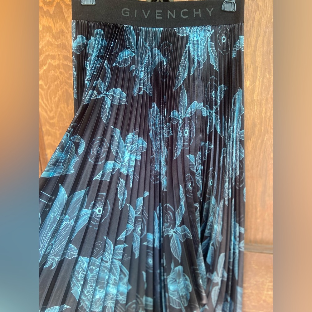 Givenchy Pleated Floral Midi Skirt - Picture 3 of 16